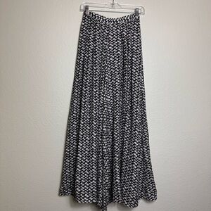 Freeway Women's Pant Size Small‎ Very Wide Legs Partial Lined Black Gray White
